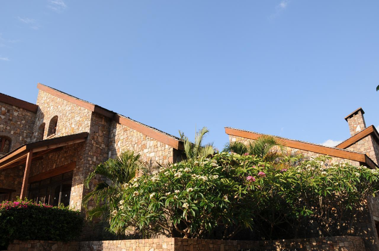 Le Jardin Du Roy Hotel Ranohira Exterior foto